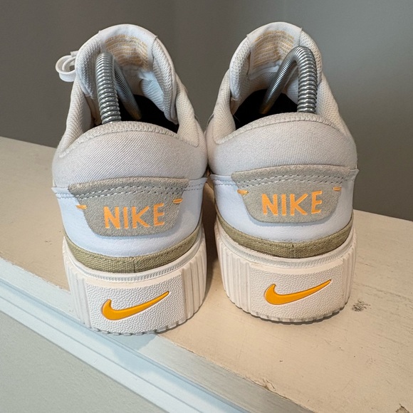 Nike Court Legacy Lift Platform Shoe White Womens Size 9 DM7590-109 - Picture 6 of 9